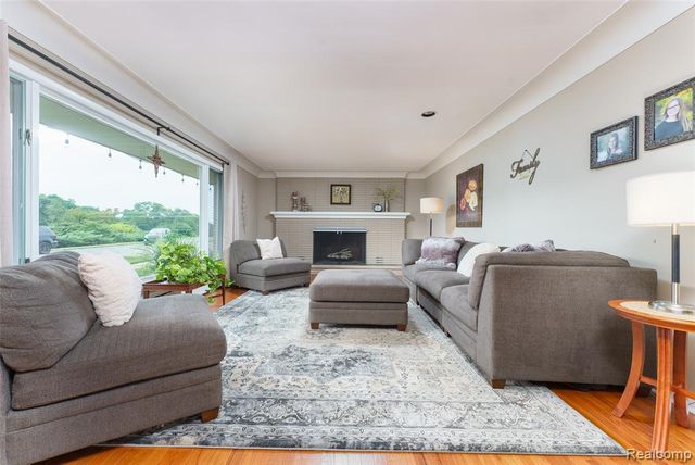 18999 Weller Road, Gregory, MI 48137