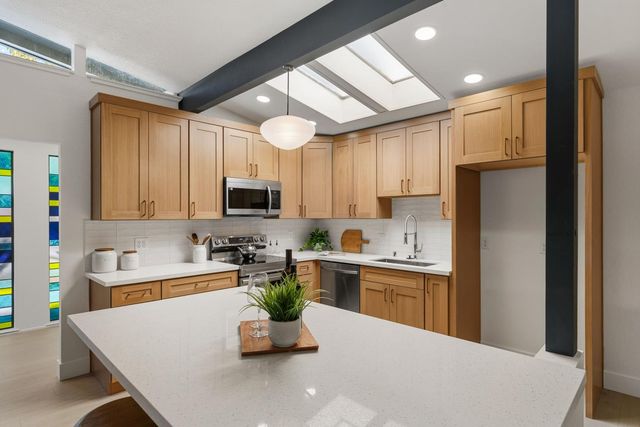 3828 Sunnyvale Ave, Sacramento, CA 95821