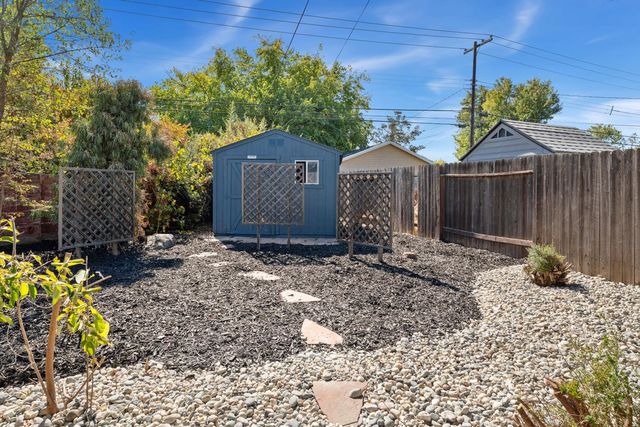 3828 Sunnyvale Ave, Sacramento, CA 95821