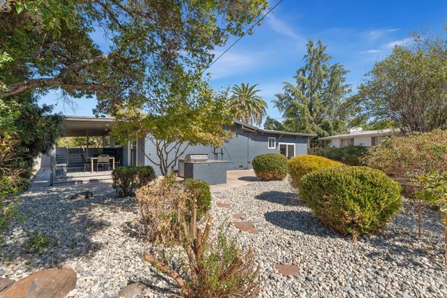 3828 Sunnyvale Ave, Sacramento, CA 95821