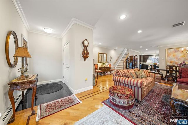 463 8th Street B, Palisades Park, NJ 07650