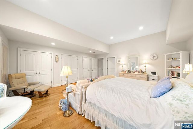 463 8th Street B, Palisades Park, NJ 07650