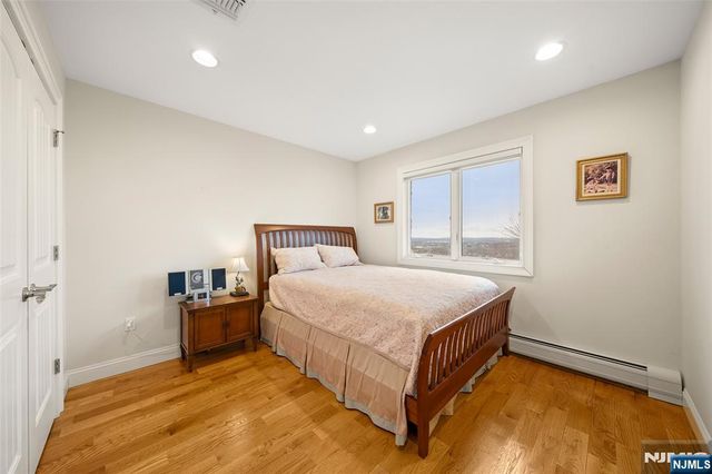 463 8th Street B, Palisades Park, NJ 07650