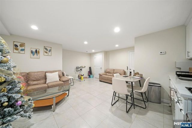 463 8th Street B, Palisades Park, NJ 07650