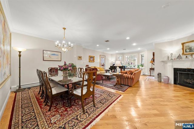 463 8th Street B, Palisades Park, NJ 07650