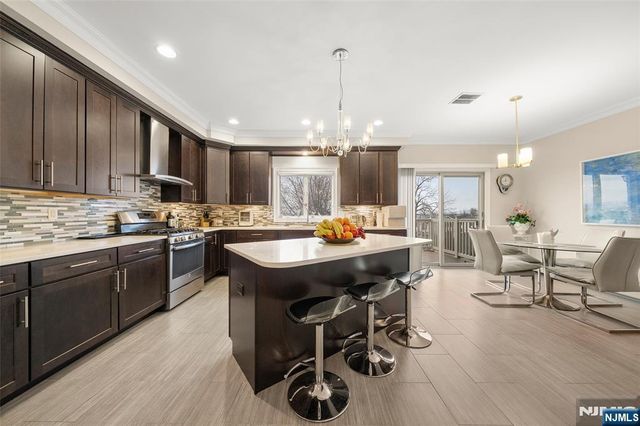 463 8th Street B, Palisades Park, NJ 07650