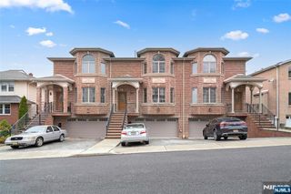 463 8th Street B, Palisades Park, NJ 07650