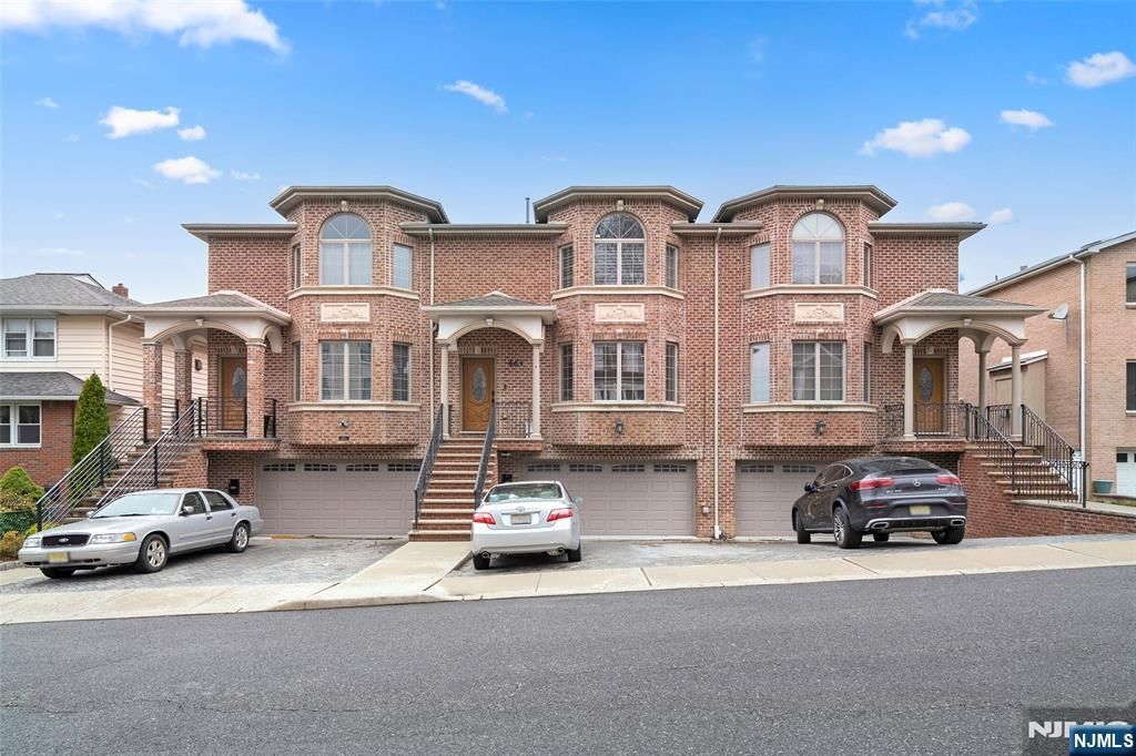 463 8th Street B, Palisades Park, NJ 07650