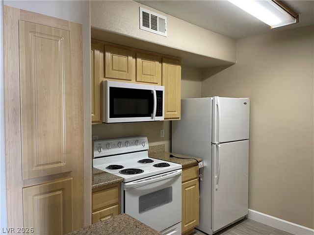 8000 Badura Avenue 2053, Las Vegas, NV 89113