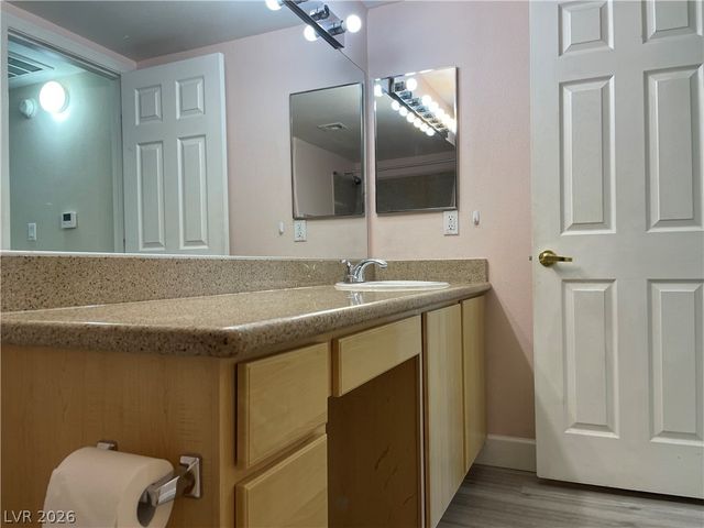 8000 Badura Avenue 2053, Las Vegas, NV 89113