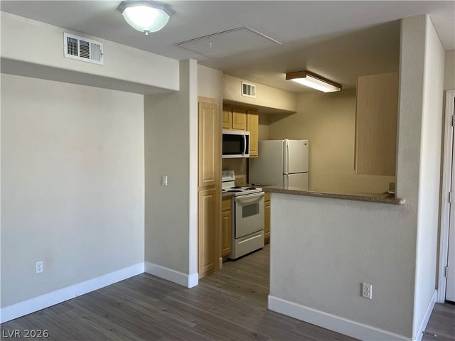 8000 Badura Avenue 2053, Las Vegas, NV 89113