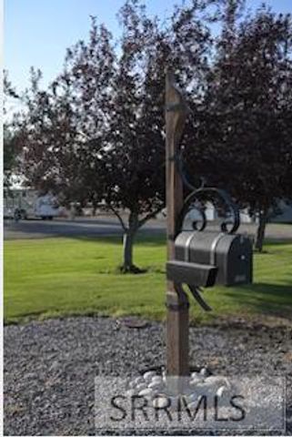 1044 N 1000 E, Shelley, ID 83274