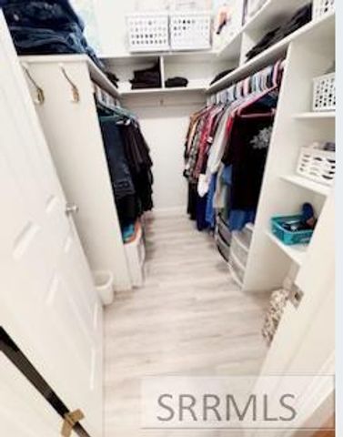 1044 N 1000 E, Shelley, ID 83274