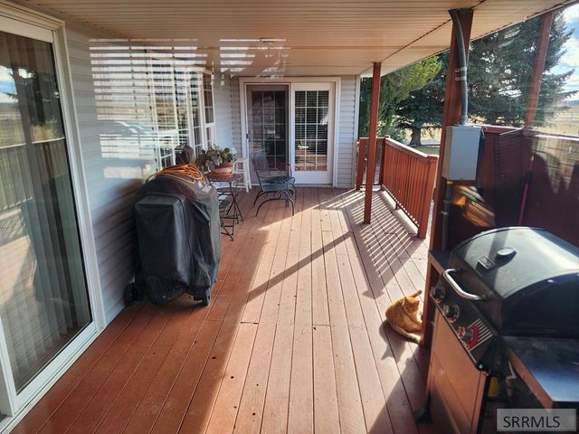 1044 N 1000 E, Shelley, ID 83274