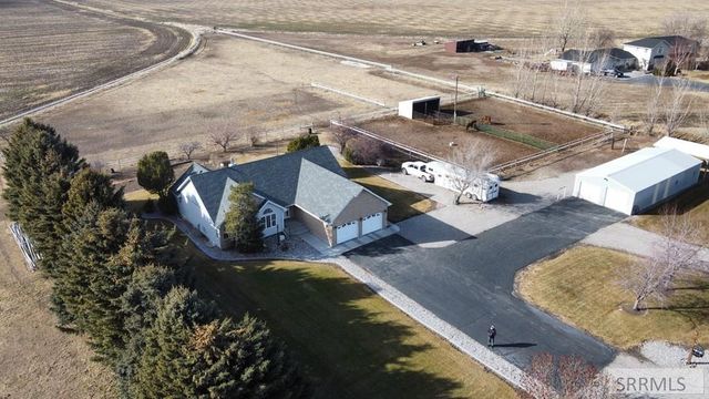 1044 N 1000 E, Shelley, ID 83274