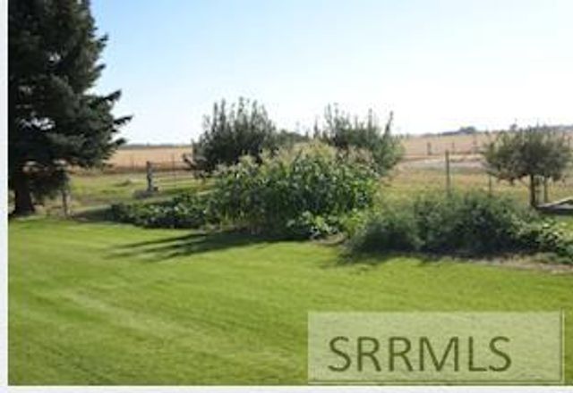 1044 N 1000 E, Shelley, ID 83274