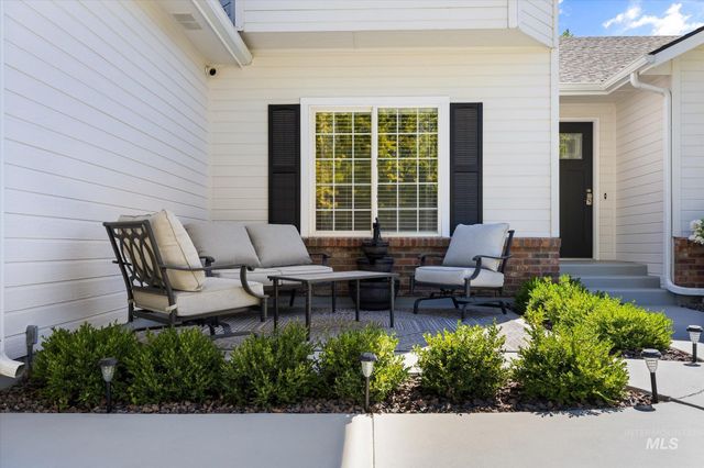 2002 S Sportsman Way, Meridian, ID 83642
