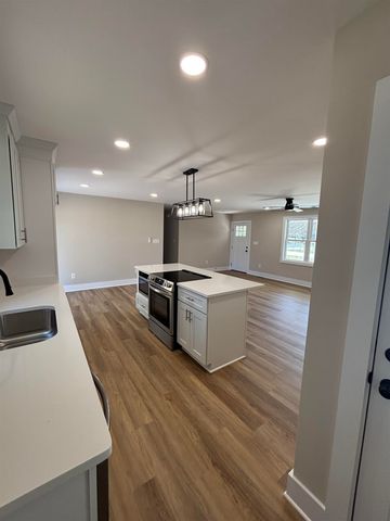 302 Thompson Road, Chesnee, SC 29323