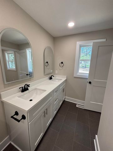 302 Thompson Road, Chesnee, SC 29323