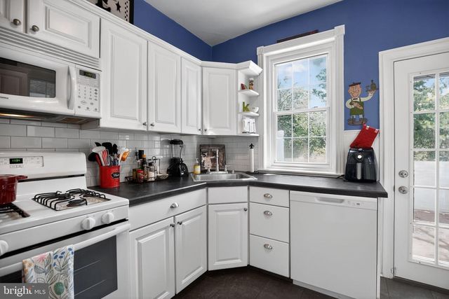 132 E HARTWELL LN, Philadelphia, PA 19118