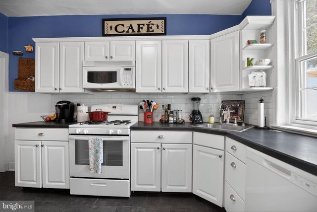 132 E HARTWELL LN, Philadelphia, PA 19118