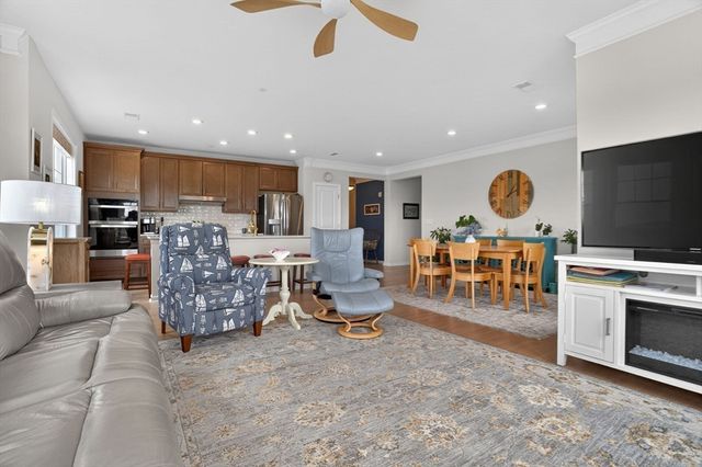 1 Codman Way 312, Westborough, MA 01581