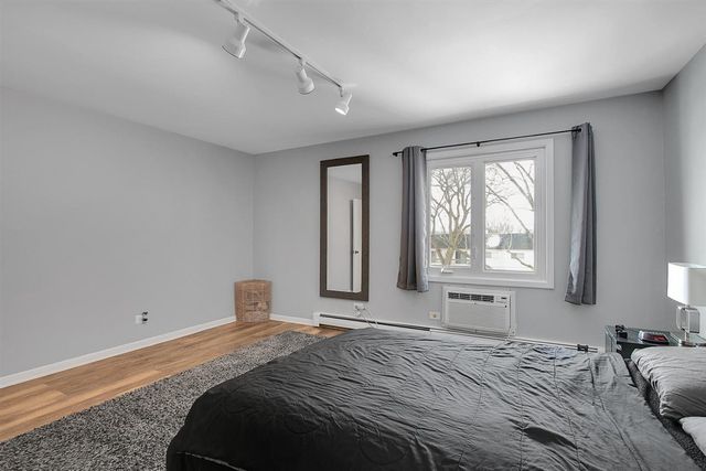 850 S Lorraine Road 3B, Wheaton, IL 60189