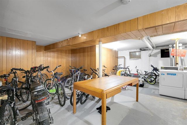 850 S Lorraine Road 3B, Wheaton, IL 60189