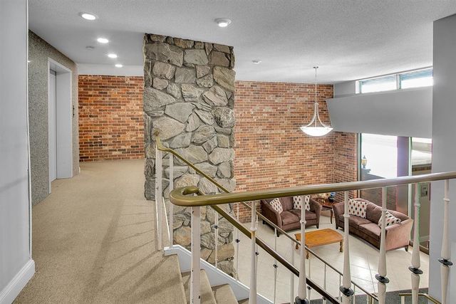 850 S Lorraine Road 3B, Wheaton, IL 60189