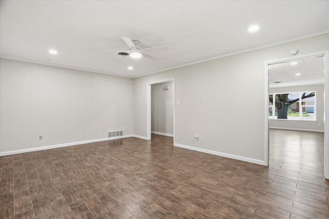 5613 Morley Avenue, Fort Worth, TX 76133