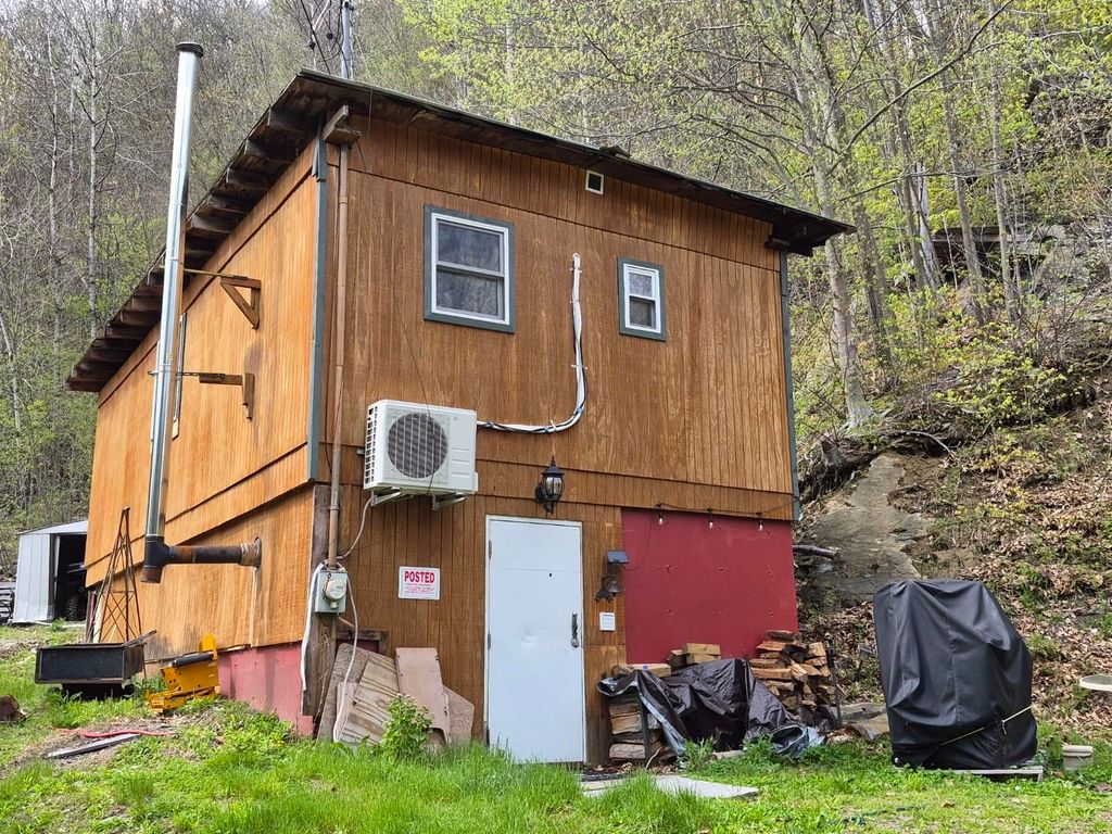 319 River Road S, Putney, VT 05346