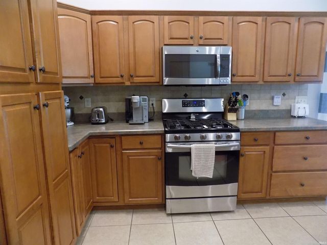 23104 Johnathon Court, Elkhart, IN 46516