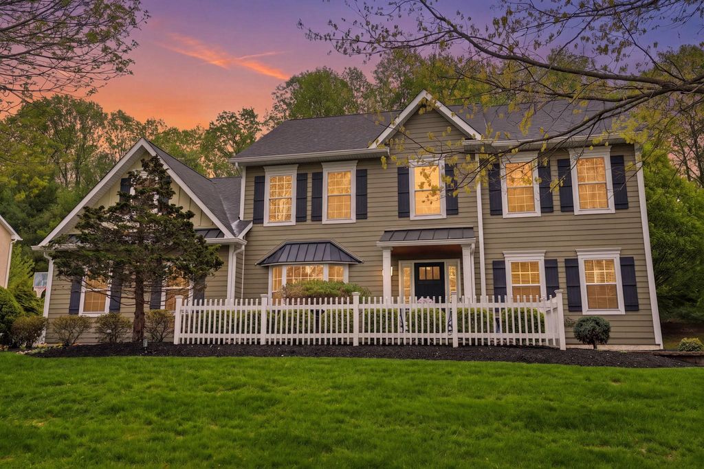 3913 CHARTER CLUB DR, Doylestown, PA 18902