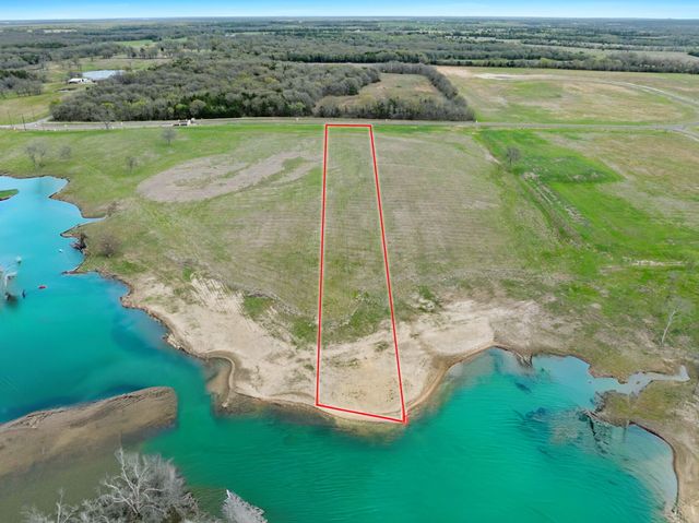376 Shores Drive, Honey Grove, TX 75446