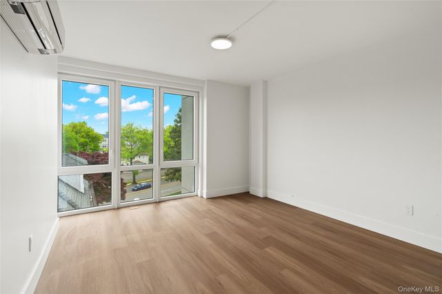 10 Lyon Place 310, White Plains, NY 10601