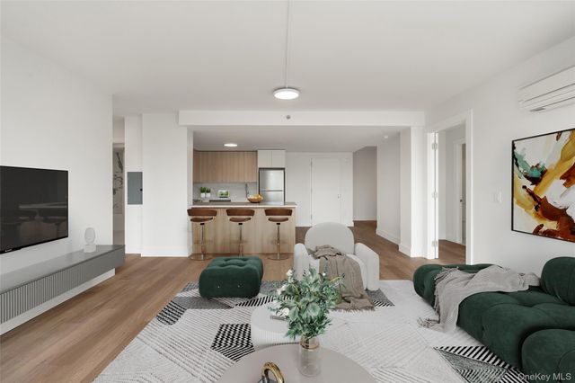 10 Lyon Place 310, White Plains, NY 10601