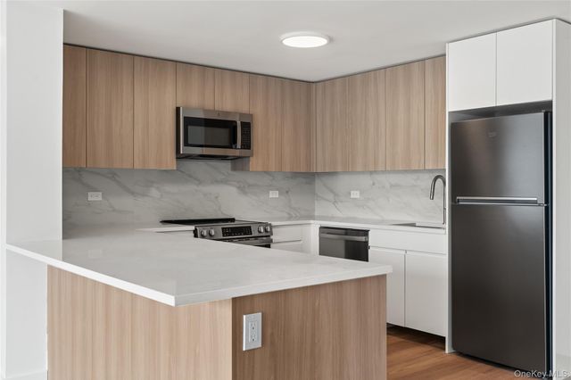 10 Lyon Place 310, White Plains, NY 10601