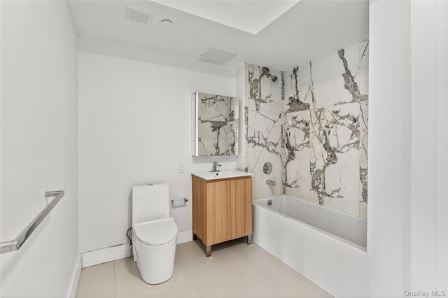 10 Lyon Place 310, White Plains, NY 10601