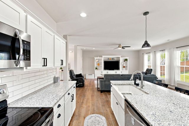 144 Silver Springs Way, Georgetown, KY 40324