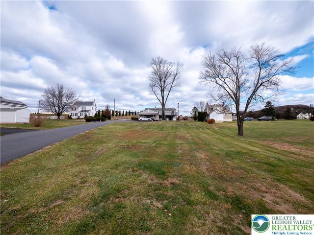 4441 Lehigh Drive, Lehigh Twp, PA 18088