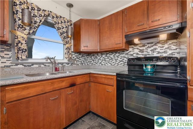 4441 Lehigh Drive, Lehigh Twp, PA 18088