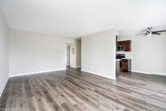 1305 E Turtle Creek Circle E, Palatine, IL 60074