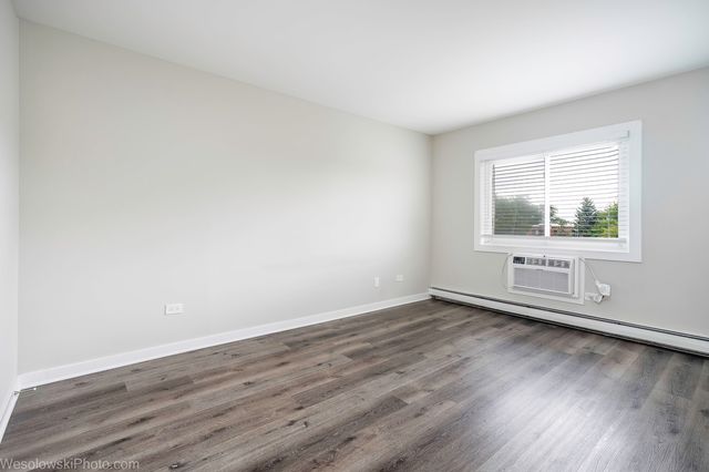 1305 E Turtle Creek Circle E, Palatine, IL 60074