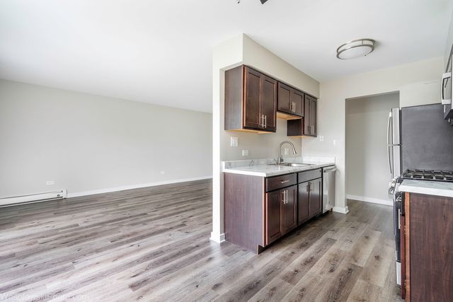1305 E Turtle Creek Circle E, Palatine, IL 60074