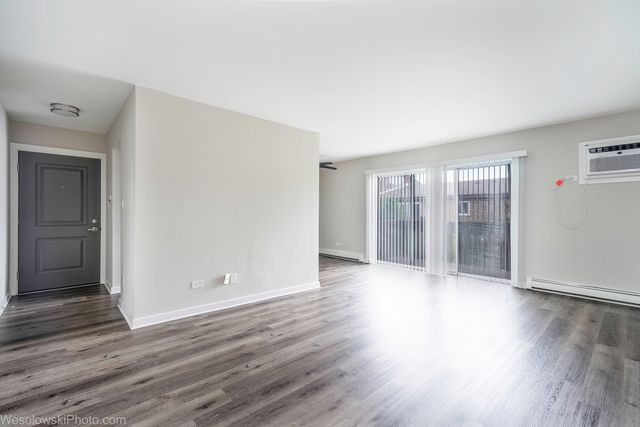1305 E Turtle Creek Circle E, Palatine, IL 60074