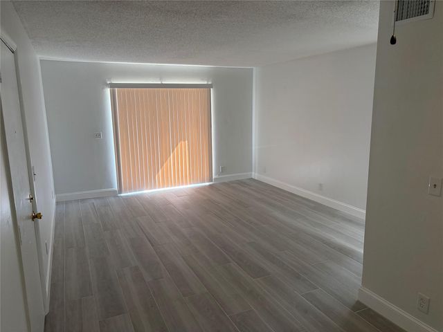 1846 Abbey Road 107, West Palm Beach, FL 33415