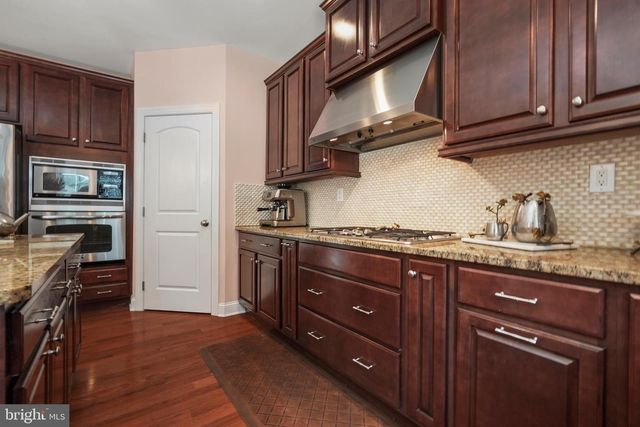 18 BEECHWOOD BLVD, Feasterville Trevose, PA 19053