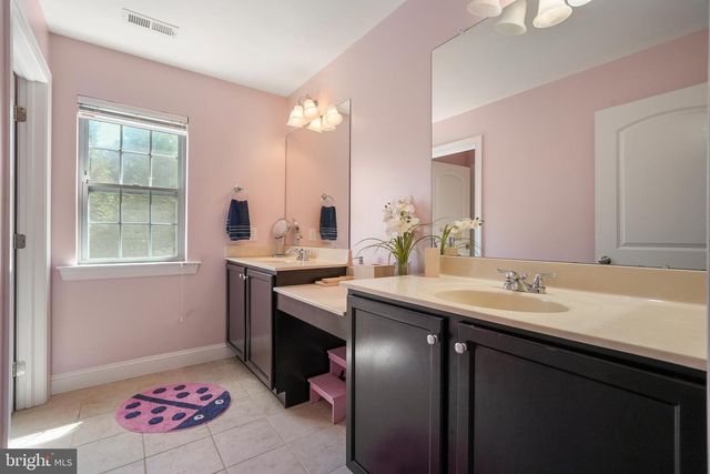 18 BEECHWOOD BLVD, Feasterville Trevose, PA 19053