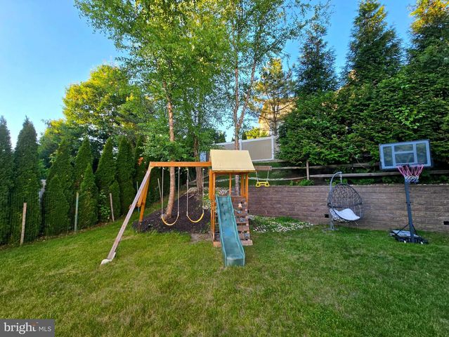 18 BEECHWOOD BLVD, Feasterville Trevose, PA 19053