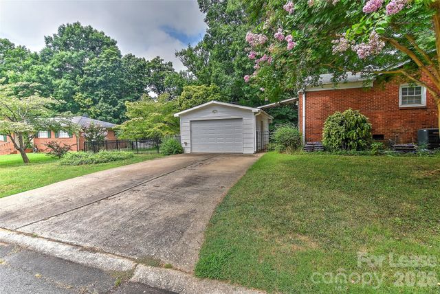420 Seneca Place, Charlotte, NC 28210